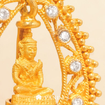 Alternative view of จี้พระแก้วมรกต เนื้อทองคำ (พิมพ์จิ๋ว) ปี 2538