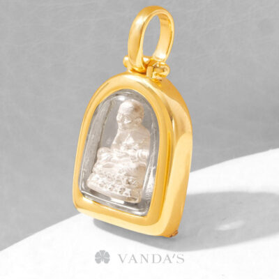 Alternative view of จี้หลวงปู่ทวด เนื้อเงิน รุ่น ปลุกเสก 3 วาระ  ตลับทองคำแท้ ดีไซน์เกลี้ยงเงา